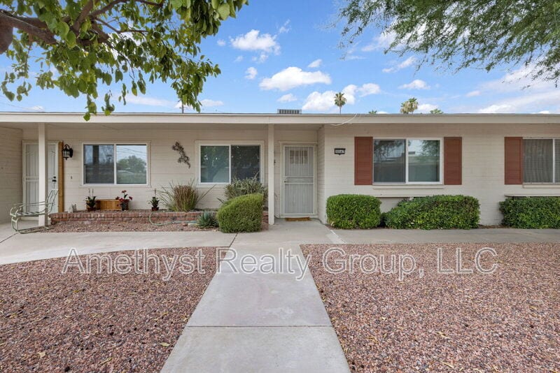 Primary Photo - 10547 W Coggins Dr