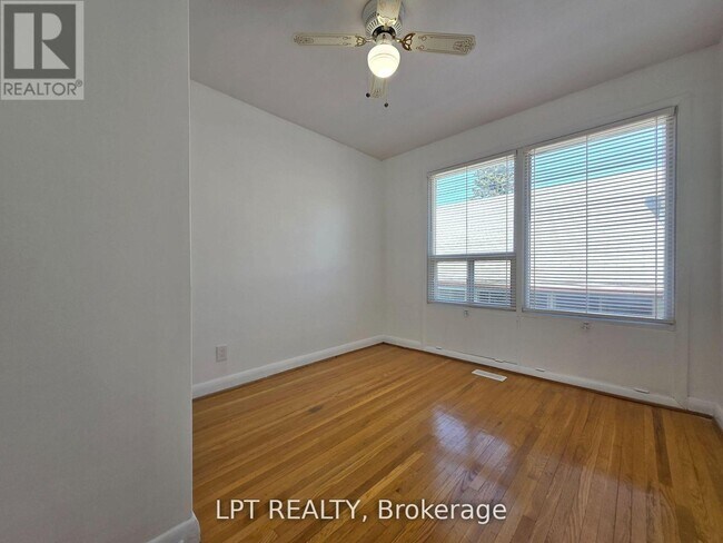 Photo du bâtiment - 71 Deerfield Rd