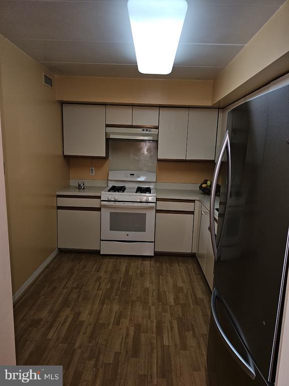 Foto del edificio - 59102 Delaire Landing Rd