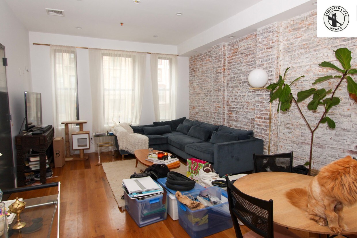 Primary Photo - 1239 Pacific St