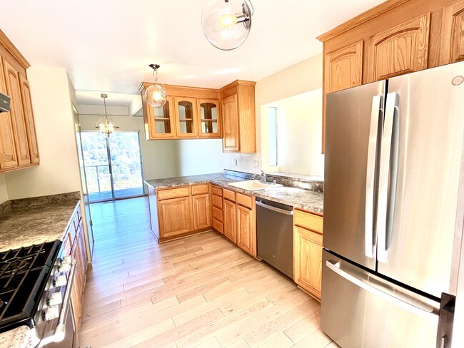 Building Photo - 6441 Girvin Dr