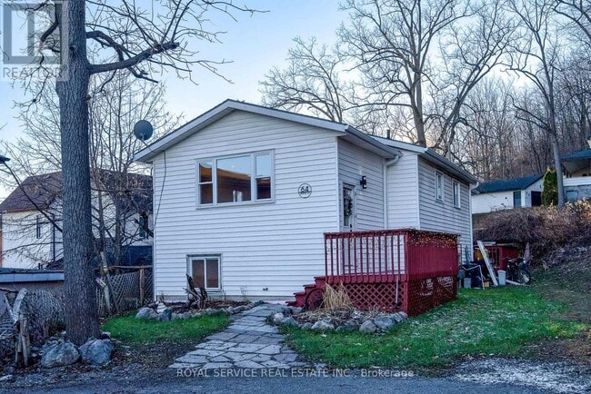 Building Photo - 64 Maple St
