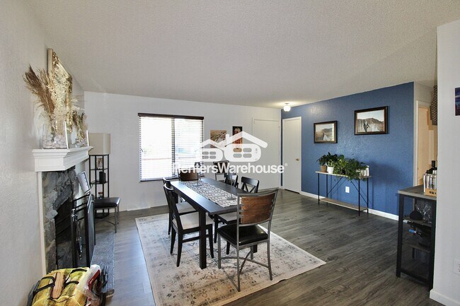 Foto del edificio - 11025 Dahlia Ct