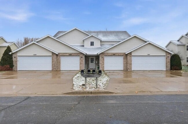 Building Photo - 1203 Stonewood Crossing