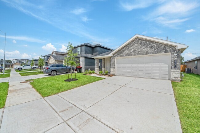 Building Photo - 16830 Paintbrush Holw Ln