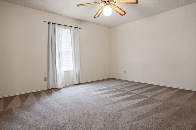 Building Photo - 28736 Waikiki Ln