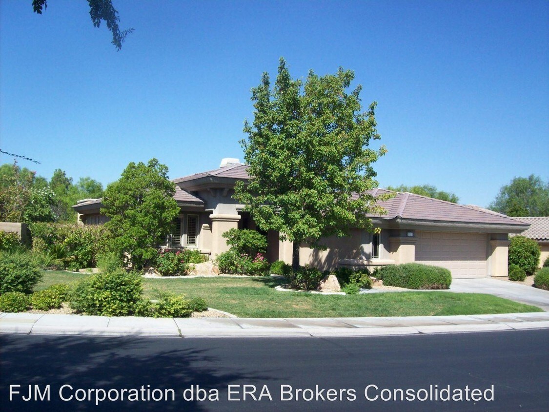 Primary Photo - 3 br, 2 bath House - 11 Feather Sound Dr