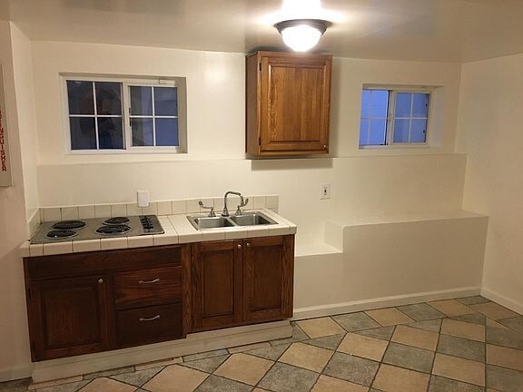 Foto principal - 330 W Cypress Ave