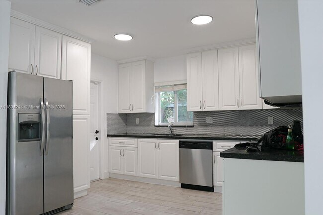 Foto del edificio - 6515 NW 1st Pl