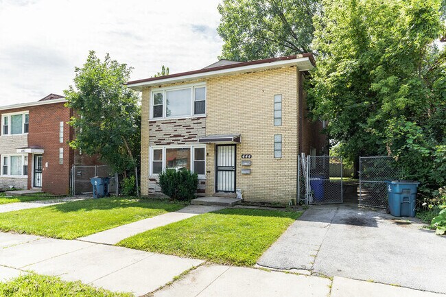 Building Photo - 444 W Hickory St