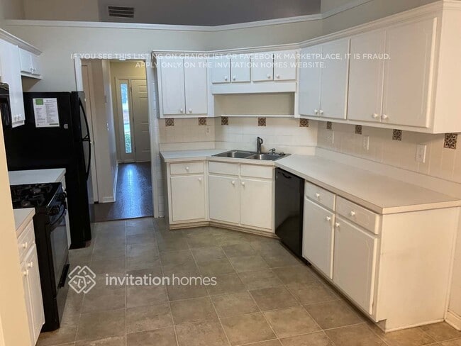 Foto del edificio - 211 Ashland Creek Ct