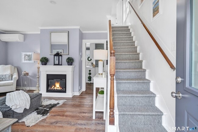 Building Photo - 132 Pequot Ave