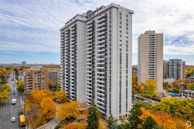 Building Photo - 225 Davisville Avenue