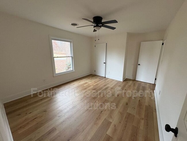 Building Photo - 429 Peeden Dr