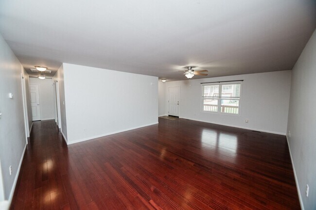Foto del edificio - 397 Plymouth Rd