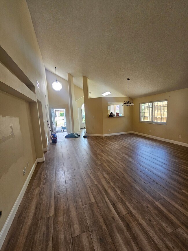 Foto del edificio - 7627 Redwood Country Rd