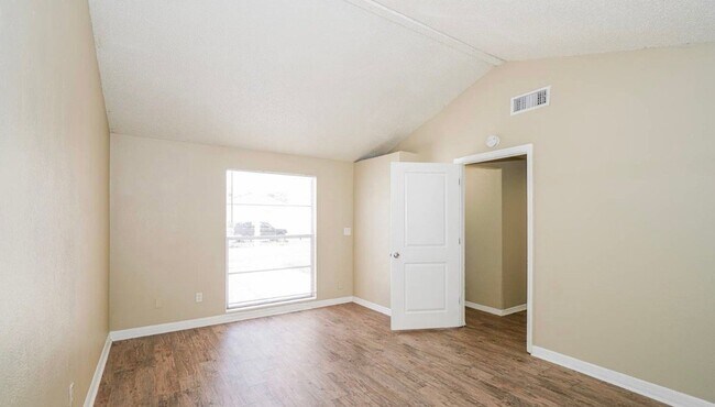 Building Photo - 6407 Regatta Ct