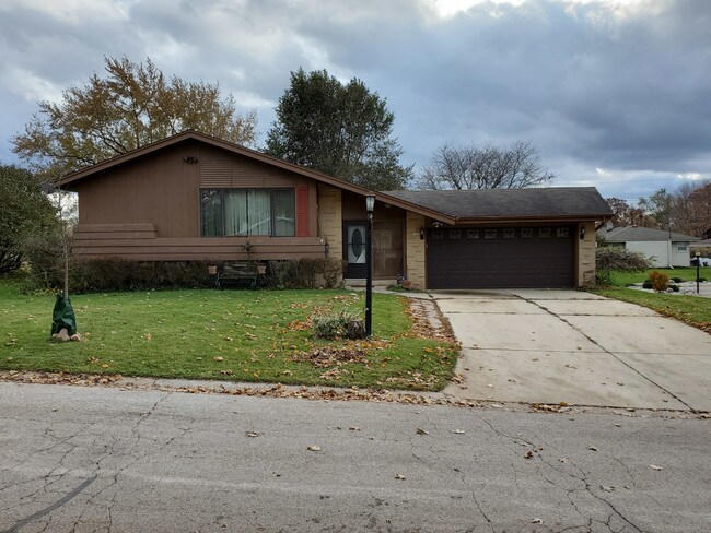 Building Photo - 5205 Raven Dr