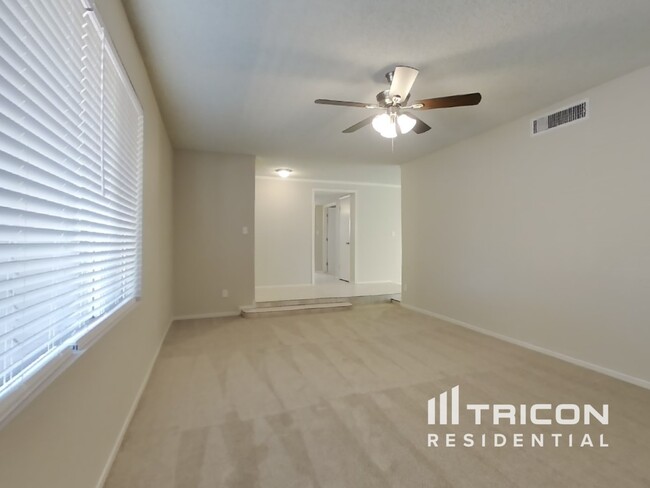 Building Photo - 4925 W Mescal St