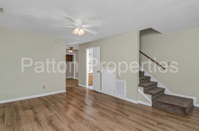 Foto del edificio - 104-106 Cherry Hall Drive - Outside CoC - TMS#004330-02-018