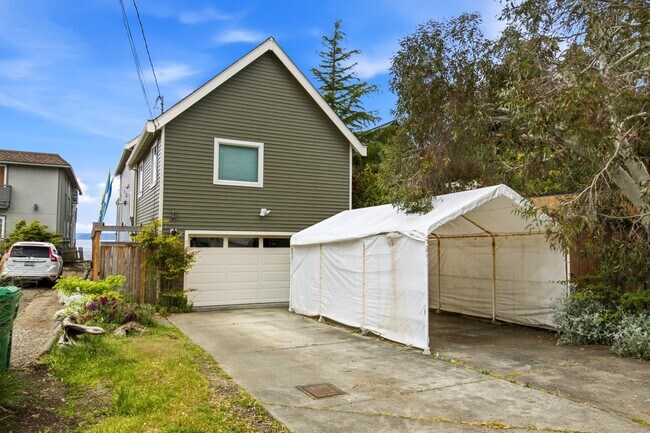 Foto del edificio - 3221 Alki Ave SW