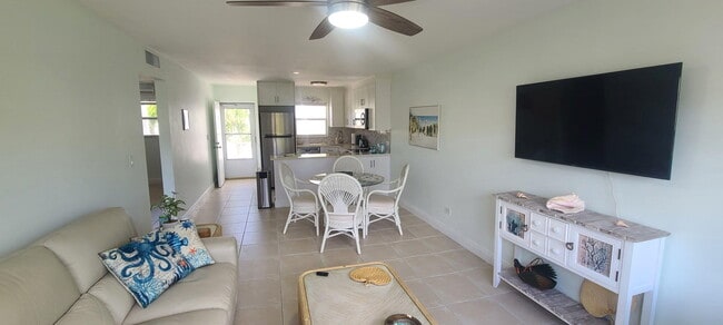 Building Photo - 605 Sombrero Beach Rd