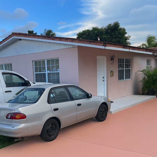 Foto del edificio - 3612 NW 5th St