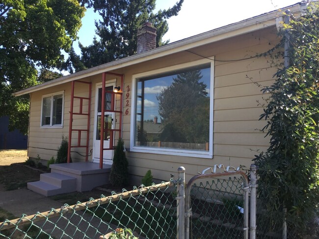 Building Photo - Corner Lot Ranch