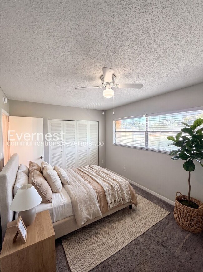 Foto del edificio - 4455 38th Terrace N
