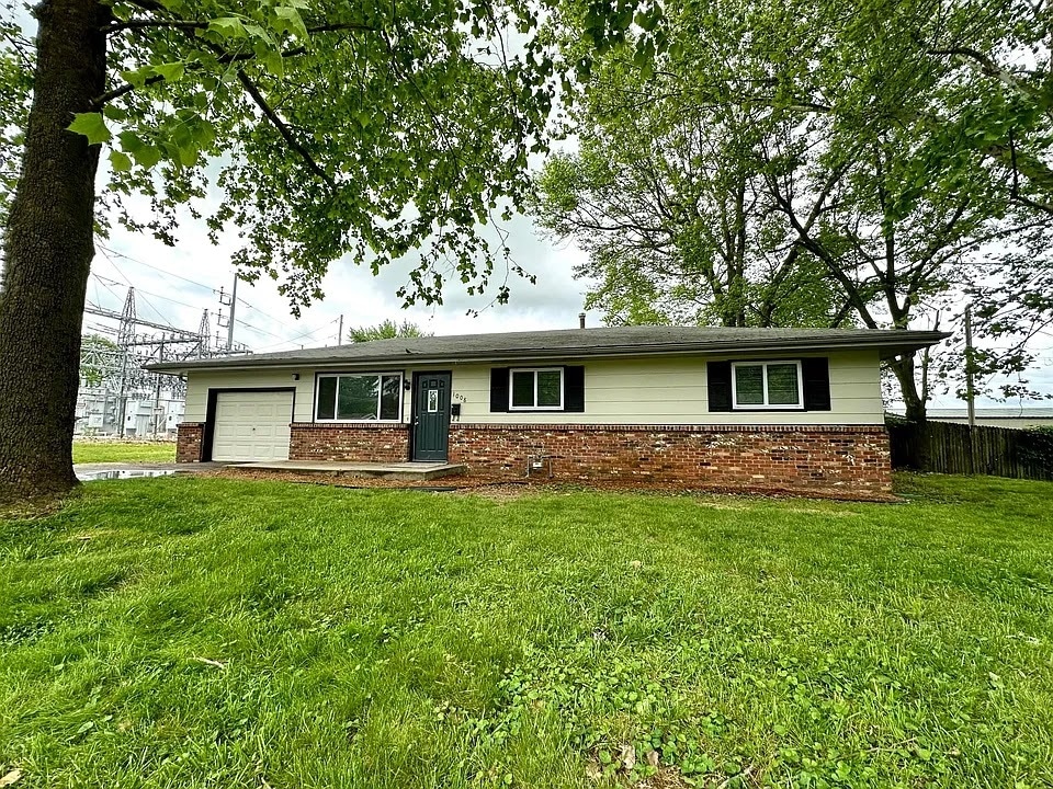 Primary Photo - 1008 E Rosewood St