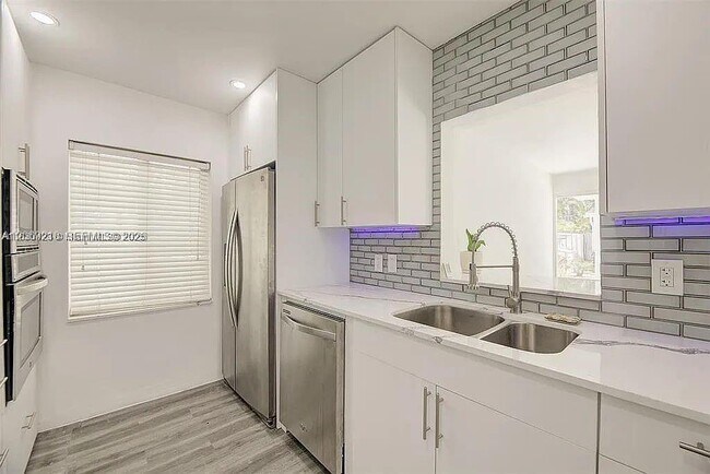 Foto del edificio - 638 SW 5th Ave
