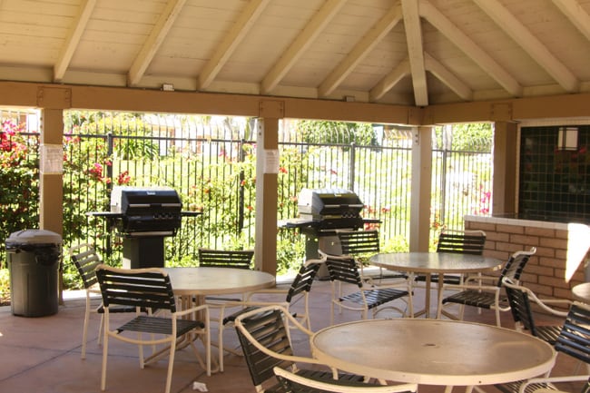 Building Photo - 5146 Maple