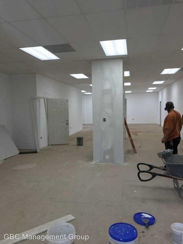 Building Photo - 517 N Chester St