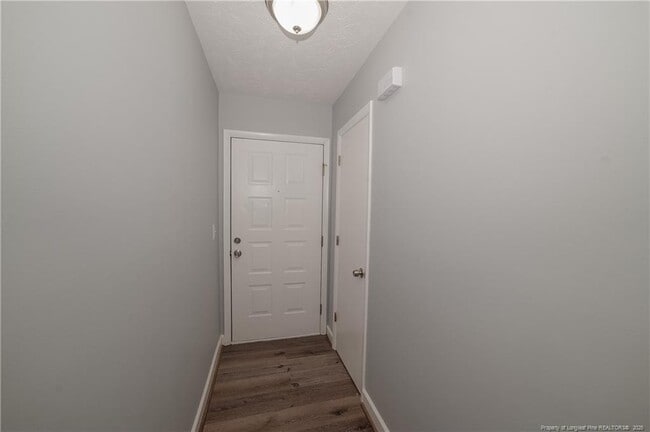 Building Photo - 1021 Wood Creek Dr