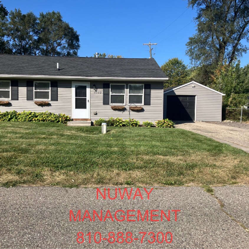Primary Photo - AVAILABLE NOW - 3 bedroom house in Grand B...