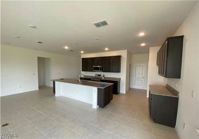 Foto del edificio - 2032 NW 32nd Ct