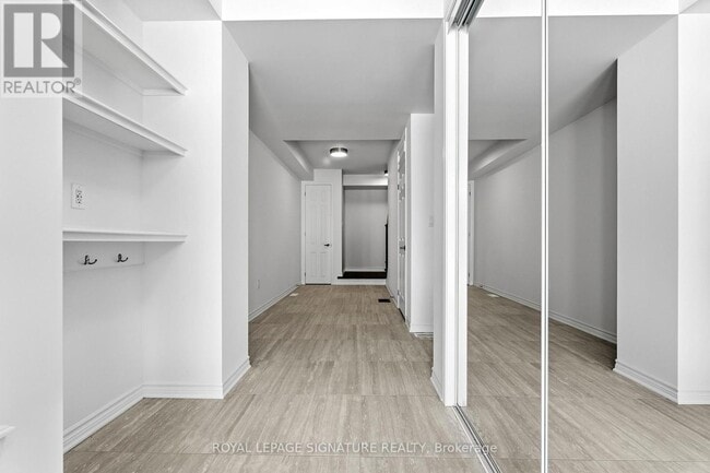 Building Photo - 111 Avani Ave