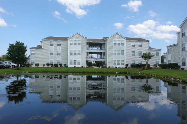 Building Photo - 2265 Huntingdon Dr