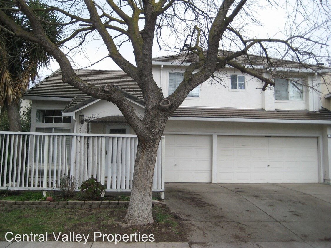 Primary Photo - 4 br, 3 bath House - 865 Menay Drive