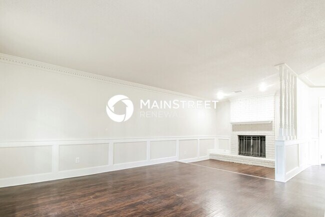 Building Photo - 4 Bedroom Pet-Friendly Home in Cordova, TN with Main Street Renewal