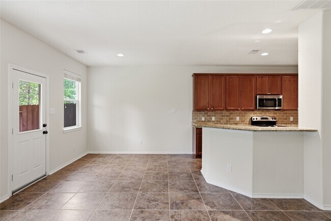 Building Photo - 323 Bloomhill Pl