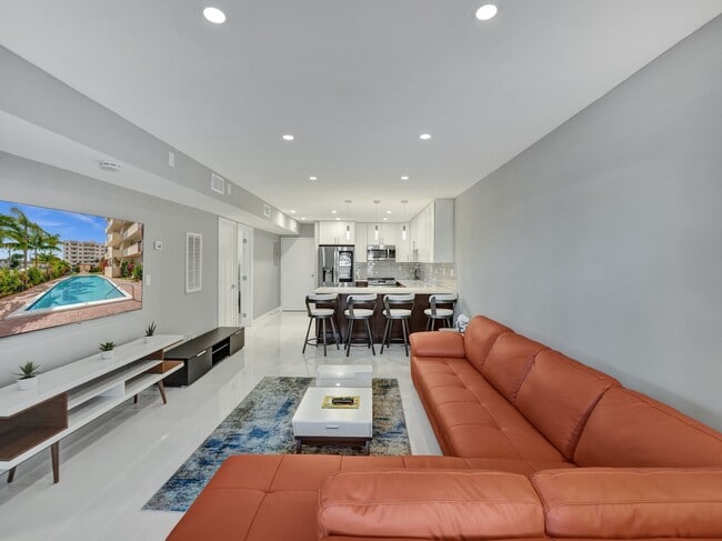 Building Photo - 200 S Birch Rd