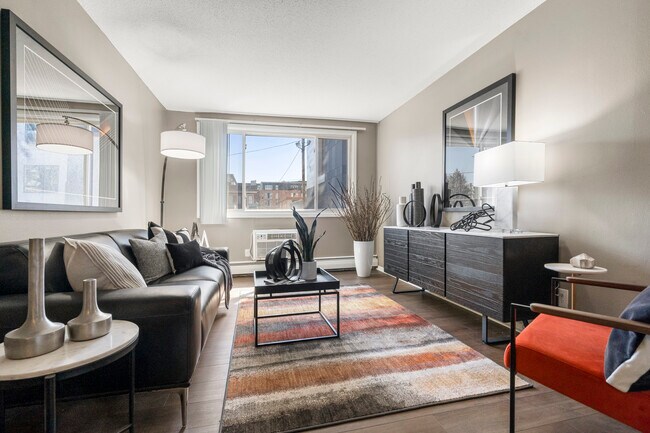 Foto del edificio - Uptown Square Apartments