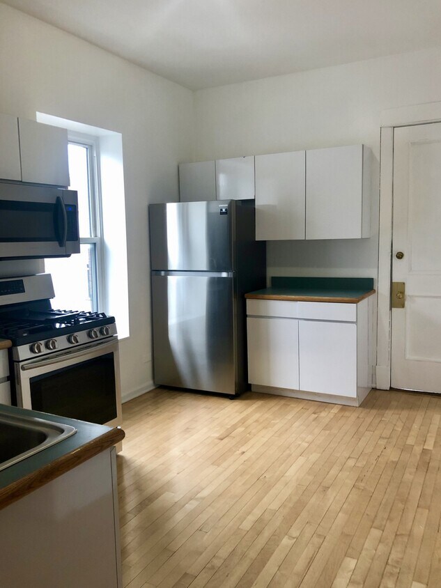 3025 N Southport Ave, Chicago, IL 60657 3025 N Southport Ave Chicago