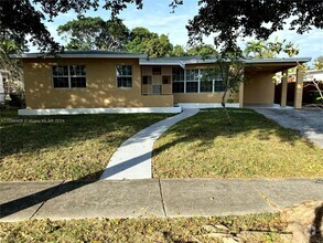 Building Photo - 12850 NE Miami Ct