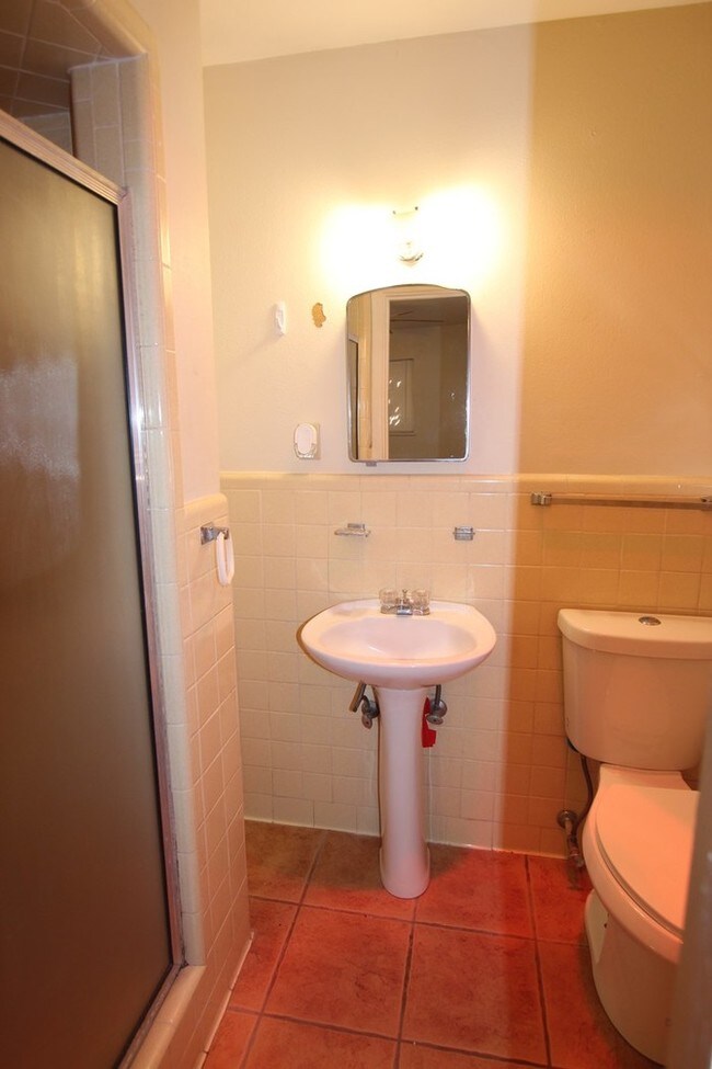 Foto del edificio - 4 bedroom 2 bath home near UT!