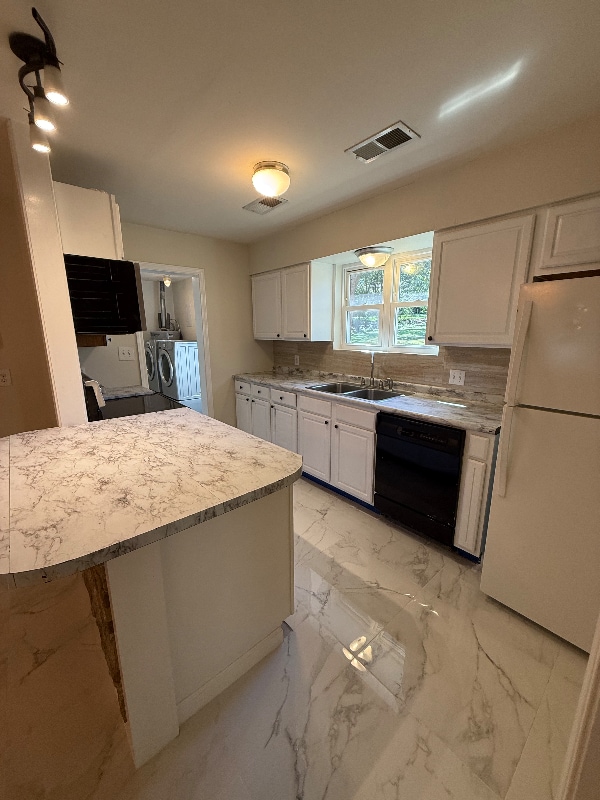 Building Photo - 107 Foxwood Village Dr
