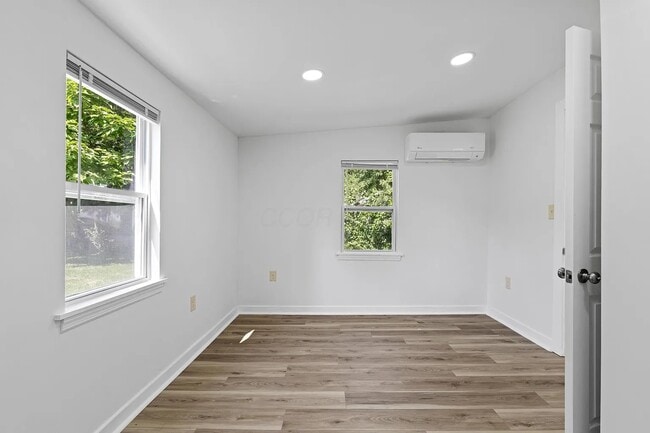 Building Photo - 1713 Sale Rd