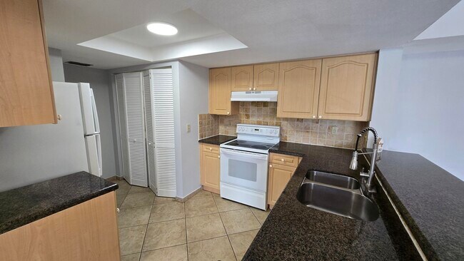 Foto del edificio - 9066 W Atlantic Blvd