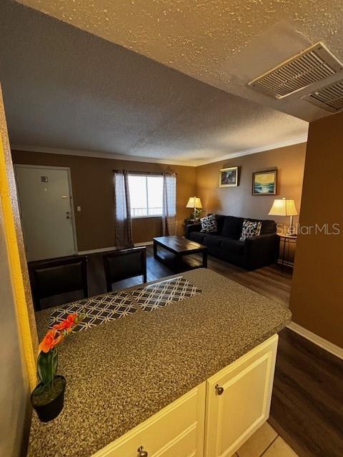 Foto del edificio - 121 Oyster Bay Cir
